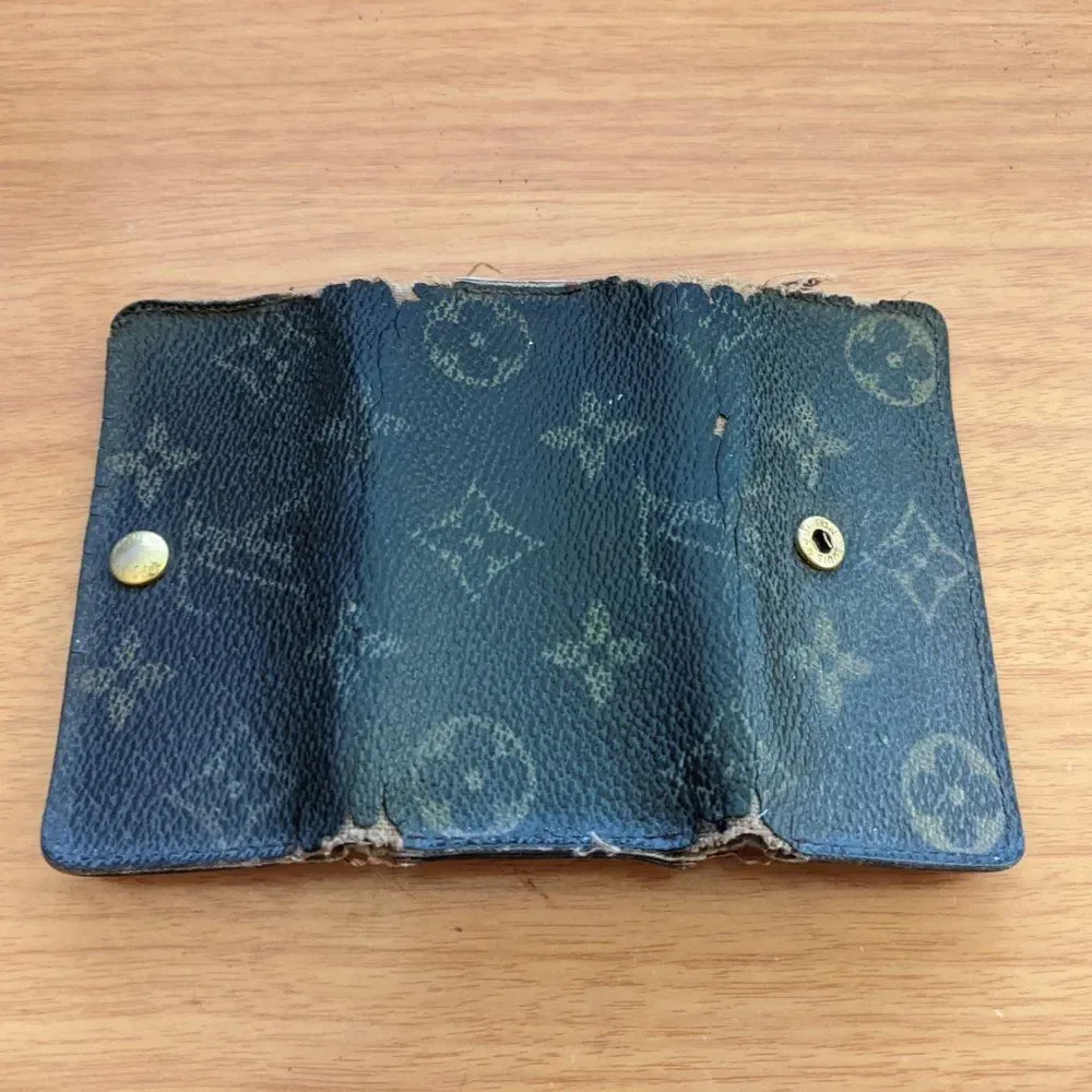 Louis Vuitton Monogram Key Holder/Wallet #908💥PRICE DROP💥
